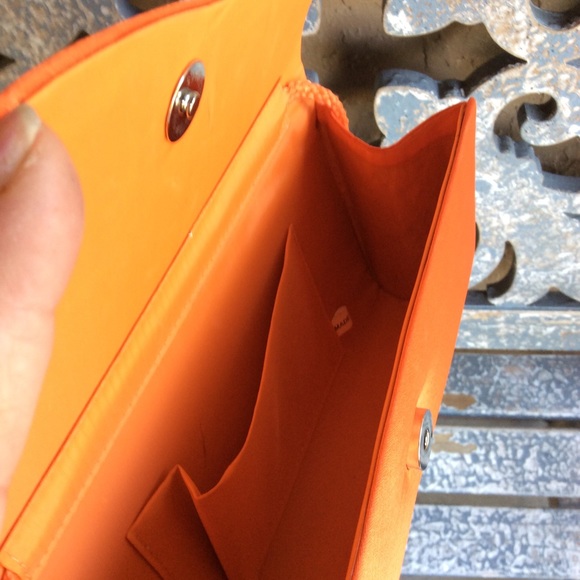 Orange Purse.    NWOT - Picture 5 of 6
